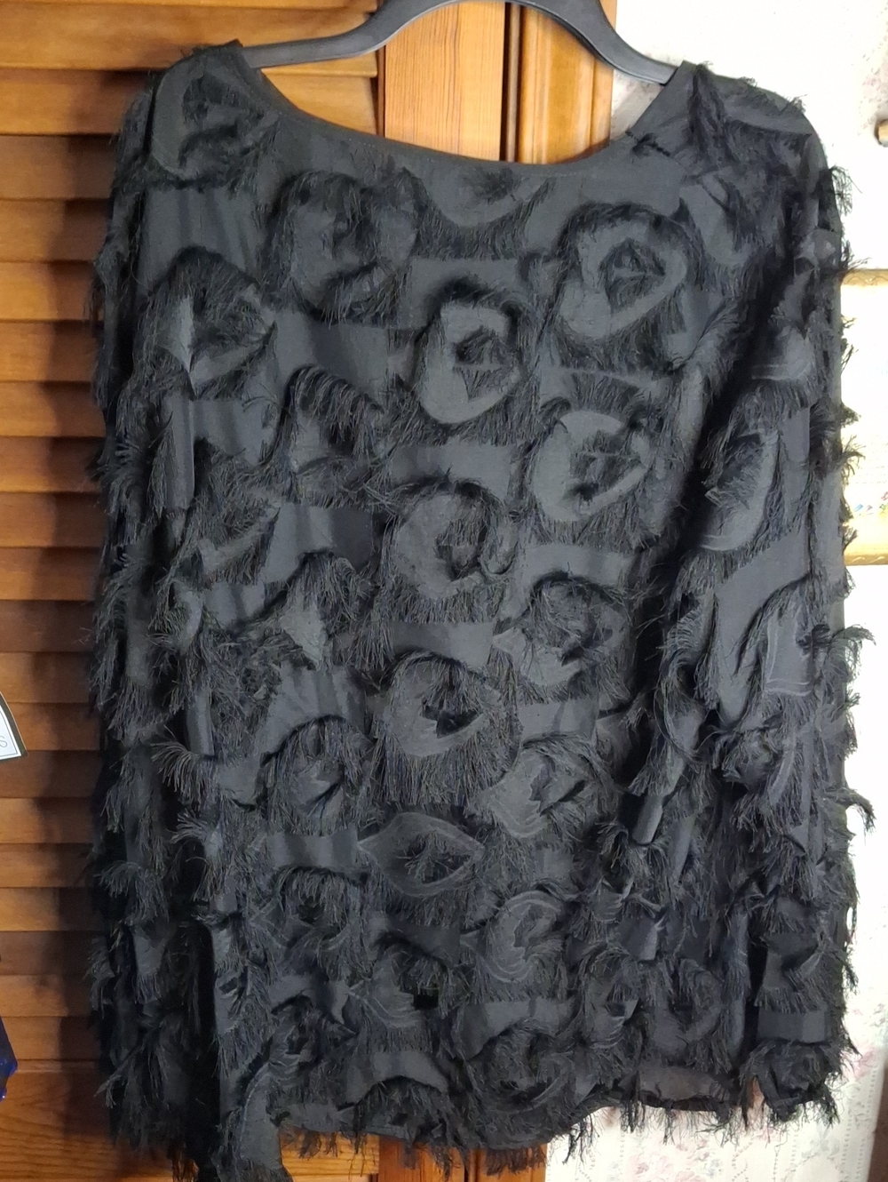 Black Fringed Eyelash Floral Texture Top Preloved